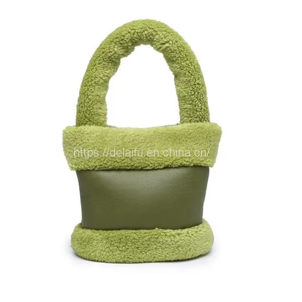 Autumn and Winter Plush Bucket Bag Cute Handbag for Girls photo-3