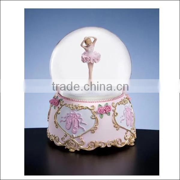 Chinese Cheap Custom Christmas Tree Plastic Snow Globe photo-5