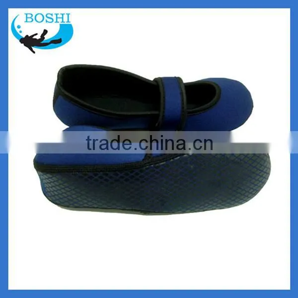 Top Quality Nice Design Neoprene Socks Shoes in China photo-2