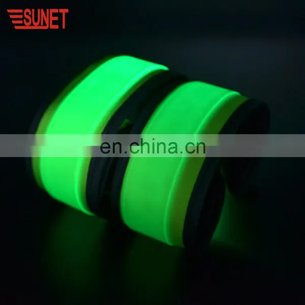 China Custom Glow Reflective Slap Band photo-4