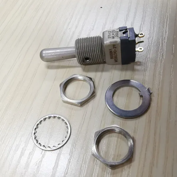 SAFRAN ЭКОЛОГИЧЕСКИ ЗАЩИЩЕННЫЕ КЛАПАННЫЕ ВЫКЛЮЧАТЕЛИ 8836K1