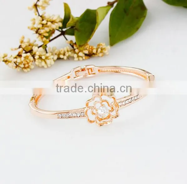 2016 Stylish Good Quality High-end Elegant Jewelry Hollow Out Flower Bracelet for Women photo-4
