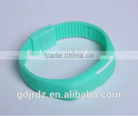 Made in China LED and USB Flash Drive Multifunctional Bracelet Wristband Watch Bracelet Watch photo-2