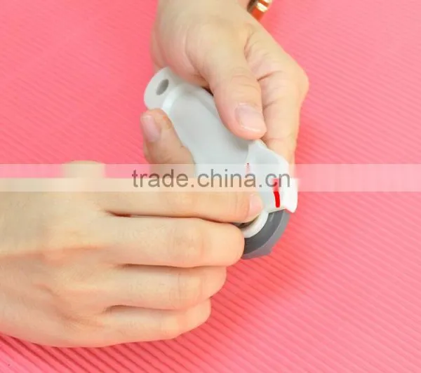 28mm Plastic Bent Handle Rotary Cutter - Knives Wholesale photo-4