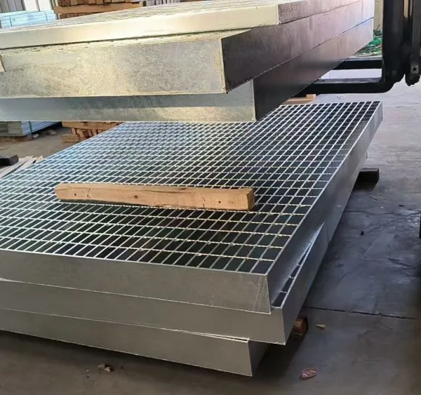 Welded Galvanized Steel Grating, Q235 Material, 40x5mm Bearing Bar, 500kg/m2 Load Capacity, Standard Compliant photo-3