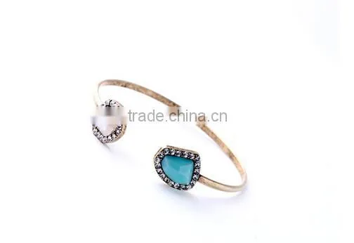 >< NEW Fashion Geometric Resin Rhinestone Cuff Bracelets/ photo-2
