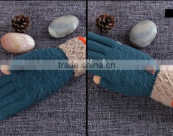 Hotsale Premium Woolen Yarn Knitted Contrast Color Touch Screen Gloves For Boys photo-4