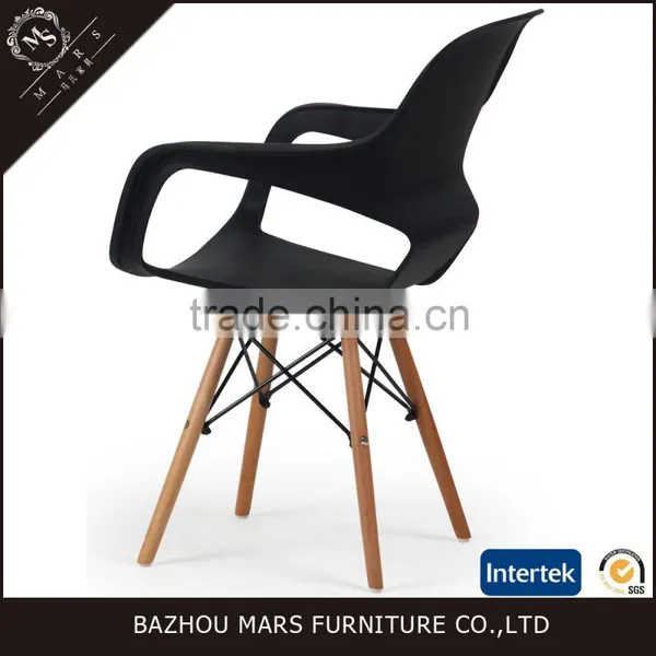 Amazing Design PP Plastic Upholstered Dining Chair With Wooden Legs photo-4