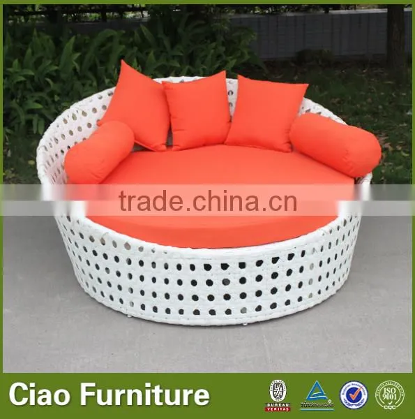 Comfortable Rattan Outdoor Furniture Beach Sun Bed Wicker Daybed photo-4