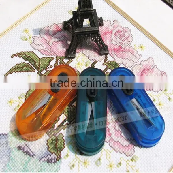 Wholesale Sewing Craft Tools Mini Scissors With Cap for Cross Stitch photo-2