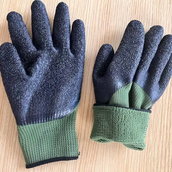 Deep Green Polyester 7 Gauge Knitted Wrinkled Latex Palm Coated Safety Work Gloves for Workers photo-2