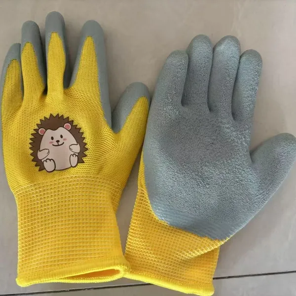 Yellow Polyester Thread 13 Gauge Knitted Grey Wrinkled Latex Palm Coated Safety Work Gloves for Children