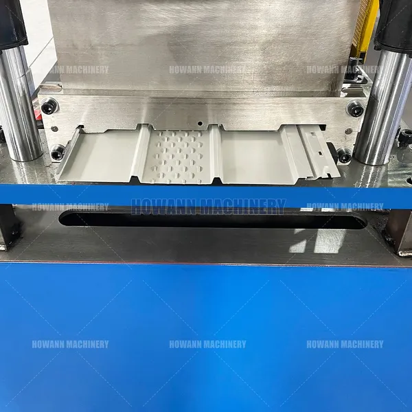 New Arrival Soffit Panel Roll Forming Machine Metal Ceiling Panel Roll Forming Machine With Automatic Cutter photo-3