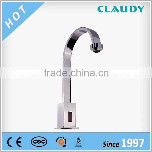China Manufacturer Polished Solid Brass Sink Automatic Faucet photo-3