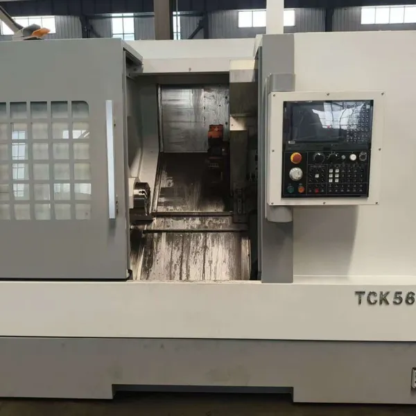 máquina-ferramenta CNC