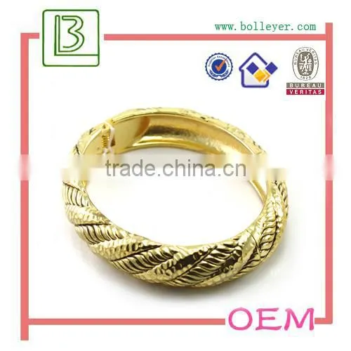 Diamond Studded Gold Jewellery Bangles photo-6