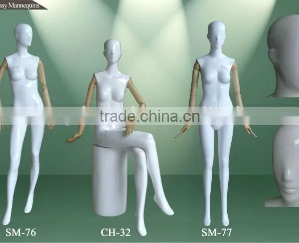 Abstract Glossy Female Mannequin With Articulated Arms