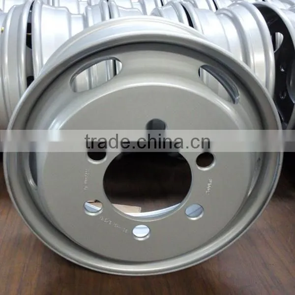 China Tubeless 19.5 Inch Steel Truck Tubeless Wheel