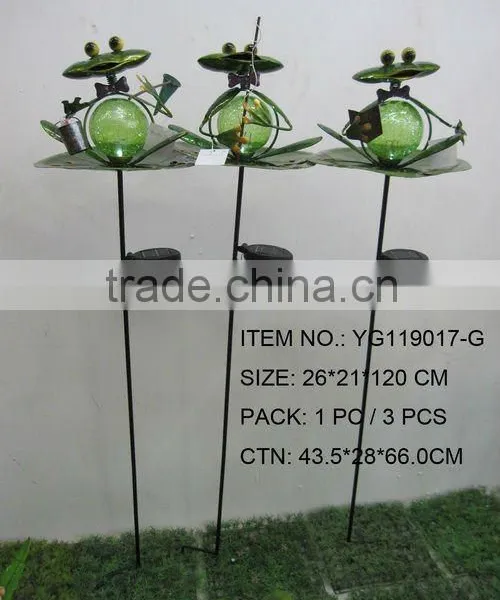 Metal Garden Solar With Glass Ball