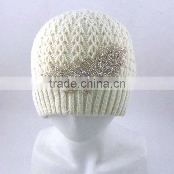 WL-135 100%Acrylic White Crochet Winter Ladies's Knit Caps and Beanies