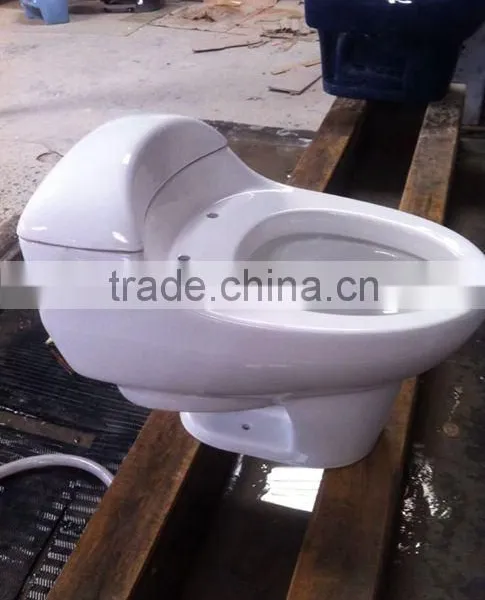 Smooth Porcelain Sale Bath South American Siphonic Toilet photo-4