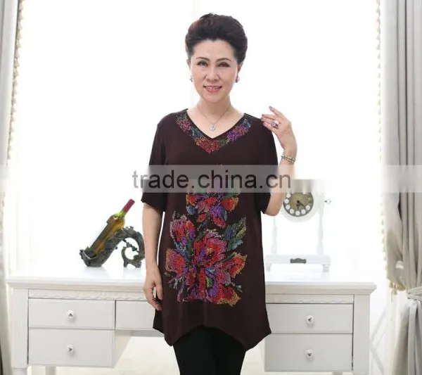 New Arrival Middle Aged Ladies V-neck Half Sleeve Beaded Flower Printed Blouse photo-4