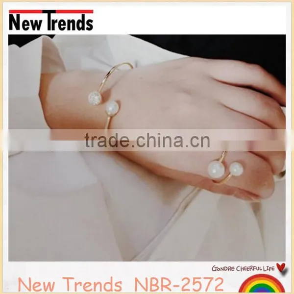 Simple Gold Pearl Ring and Bracelet Jewelry Set With Rhinestone