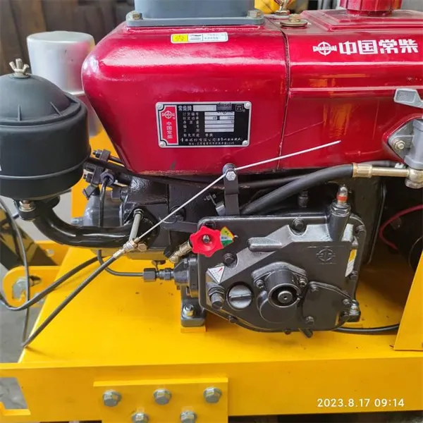 Handheld Road Roller, 600/700 Diesel Portable Ground Compactor for Trench Foundation and Road Maintenance photo-5