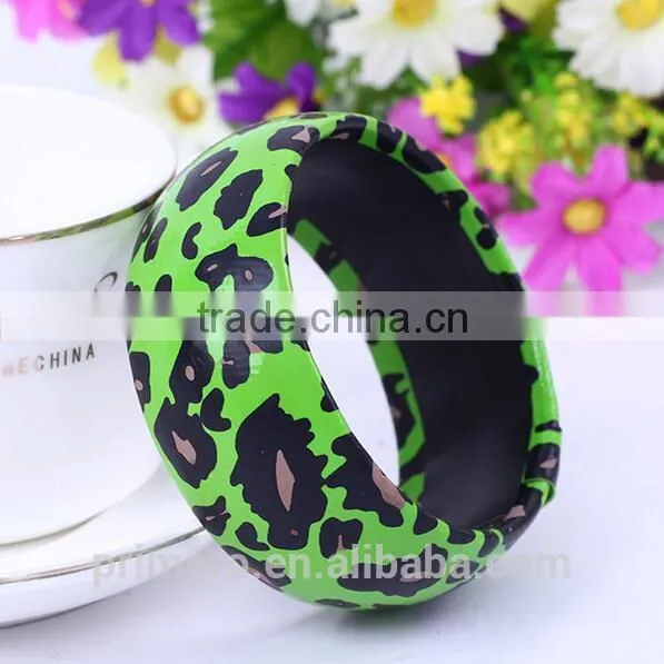 Wholesale Fashion Mixed Color Leopard Printed Wide Acrylic Resin Bangle photo-3