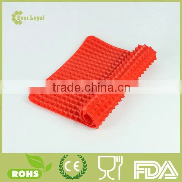 PYRAMID PAN Fat-Reducing Silicone Cooking Mat photo-2
