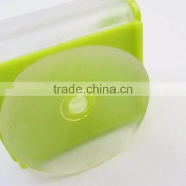 Plastic Razor Holder With Cover and Suction Cup photo-5