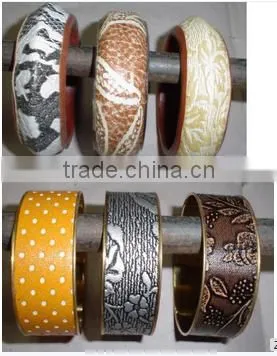 SIXTH SENSE Lather Inlay Bangles photo-3