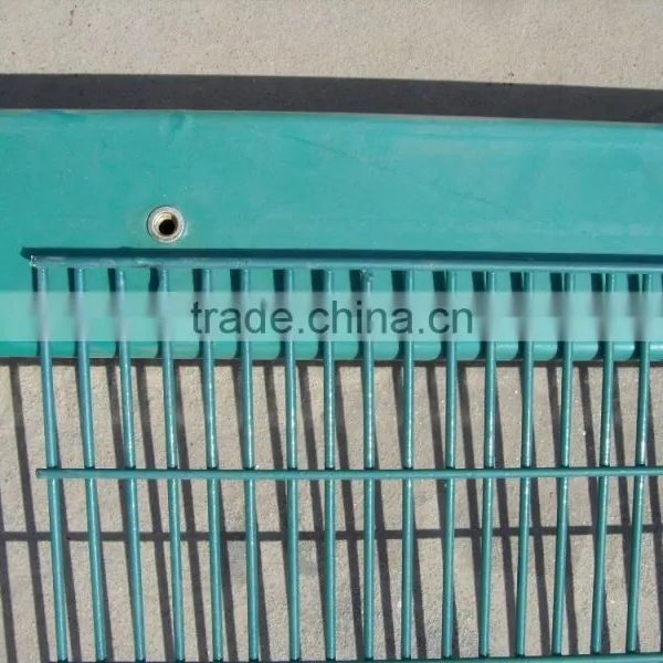 Pvc Coated Green Vinly Airport Bend Welded Wire Mesh Security Fence for Yard Guard photo-6