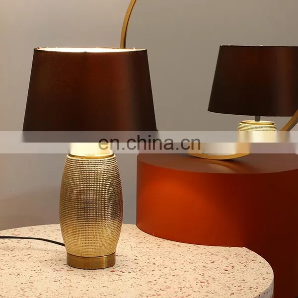 China Factory Direct Sale Home Decor Living Room Porcelain Vintage Gold Table Lamp for Hotel photo-6