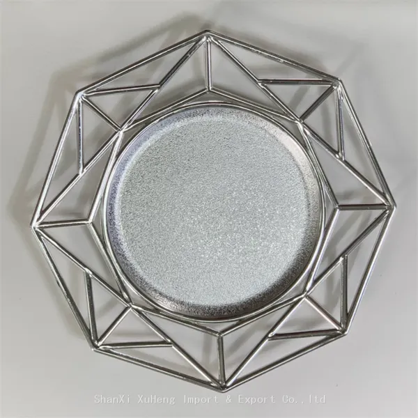 New Design Silver And White Colored Wedding Charger Plates PP Plastic Charger Plates Decorative Dish Plates For Events Wedding Party Banquet photo-4