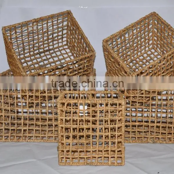 Water Hyacinth Storage Basket With Iron Frame photo-4