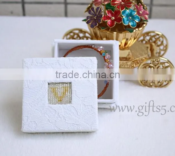Latest Wedding Jewelry Boxes With Beaded Name Plate of V photo-2