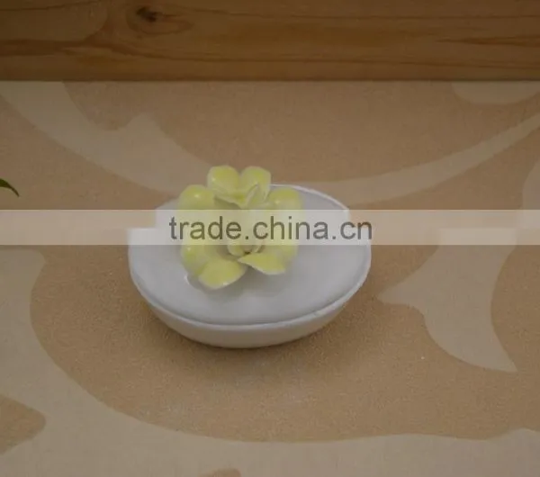 Wholesale Small Porcelain Jewel Box With Flower Shape Design photo-3