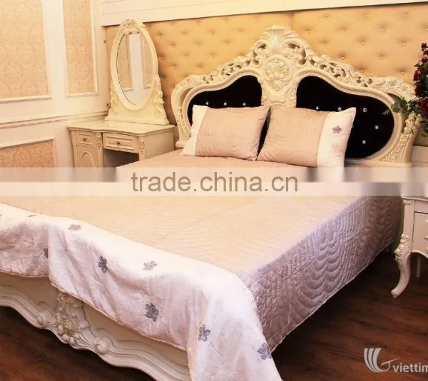 Hand Embroidered Blanket and Pillowcases, 100 Handmade in Vietnam photo-2