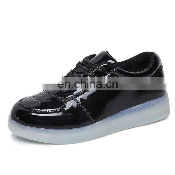 Latest High Quality OEM Color and Label USB Kid Boys and Girls LED Sneakers Shoes photo-3