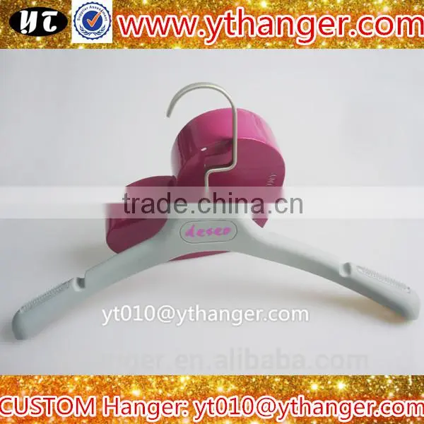 YY0523 Custom Logo Non-slip Grey Rubber Coated Clothes Plastic Hanger Pants Hanger photo-3