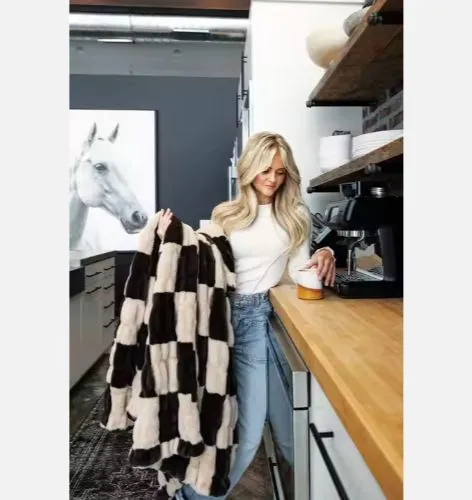 Lola Blankets Softest Ever Checker Faux Fur Blankets Double Sides Luxury Ruched Minky Throw Blanket Zero Shedding No Shedding photo-3