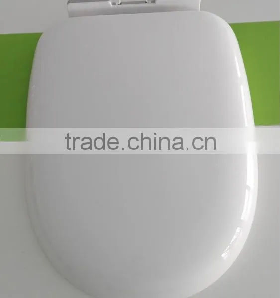 China Factory Supply Plastic Material 3 Piece Toilet Seat photo-2