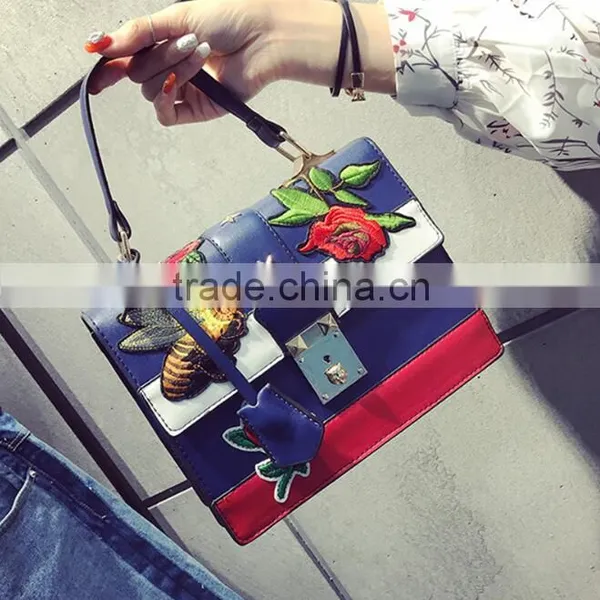 Zm50150b 2017 New Model Lady Bags Fashion Flower Embroidery Single Shoulder Bag photo-2