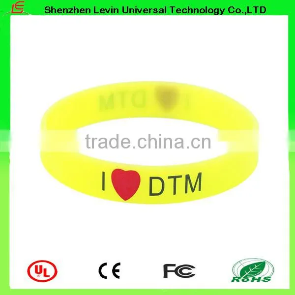 Adverting Good Quality Custom Logo Printing Embossed Silicone Wristband photo-2