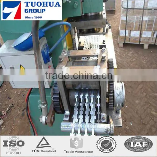 HIGH QUALITY FULL-AUTOMATIC RAZOR BARBED WIRE MACHINE photo-2
