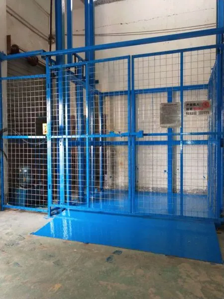 Platform Hydraulic Truck Lift Hydraulic Pallet Lift photo-2