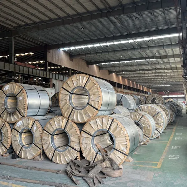 Сталь с ориентированной зернистой структурой Baosteel B27R090: магнитная восприимчивость при толщине 0,27 мм высока, а потери на гистерезис низки. Это материал для сердечников трансформаторов и электродвигателей.