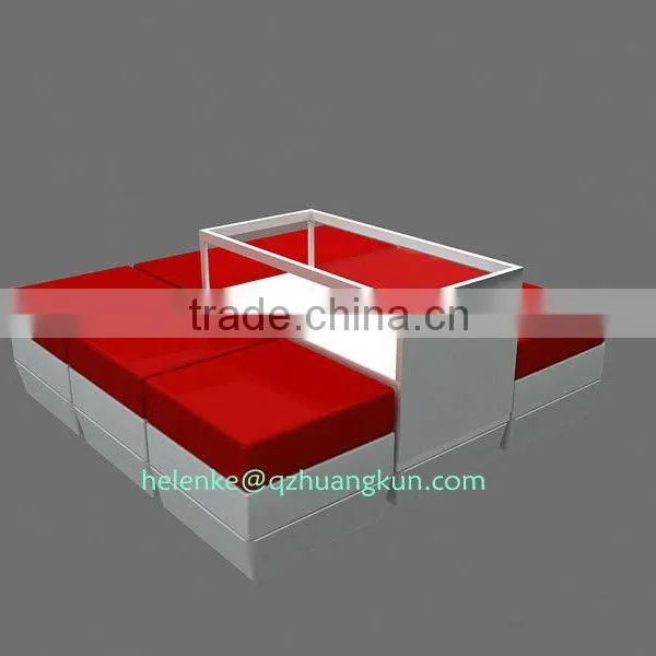 Chain Store Chair
