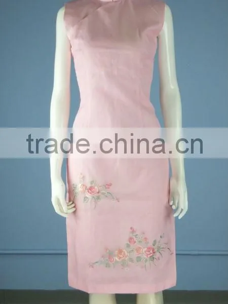Blush Silk Organza Sleeveless Fashion Cheongsam / Qipao With Hand Embroidered Floral Patterns QP0003